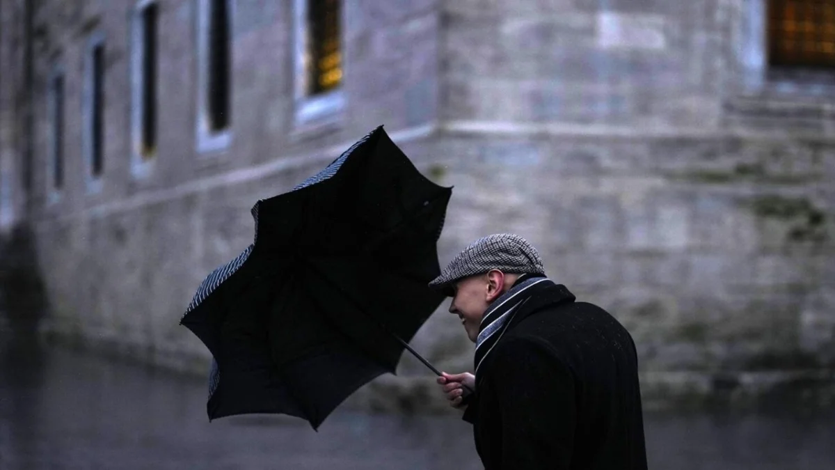 Meteoroloji Onlarca İl İçin Sağanak Uyarısı Verdi: Fırtınayla Karışık Yağmur Yolda! - Gündem Haberleri